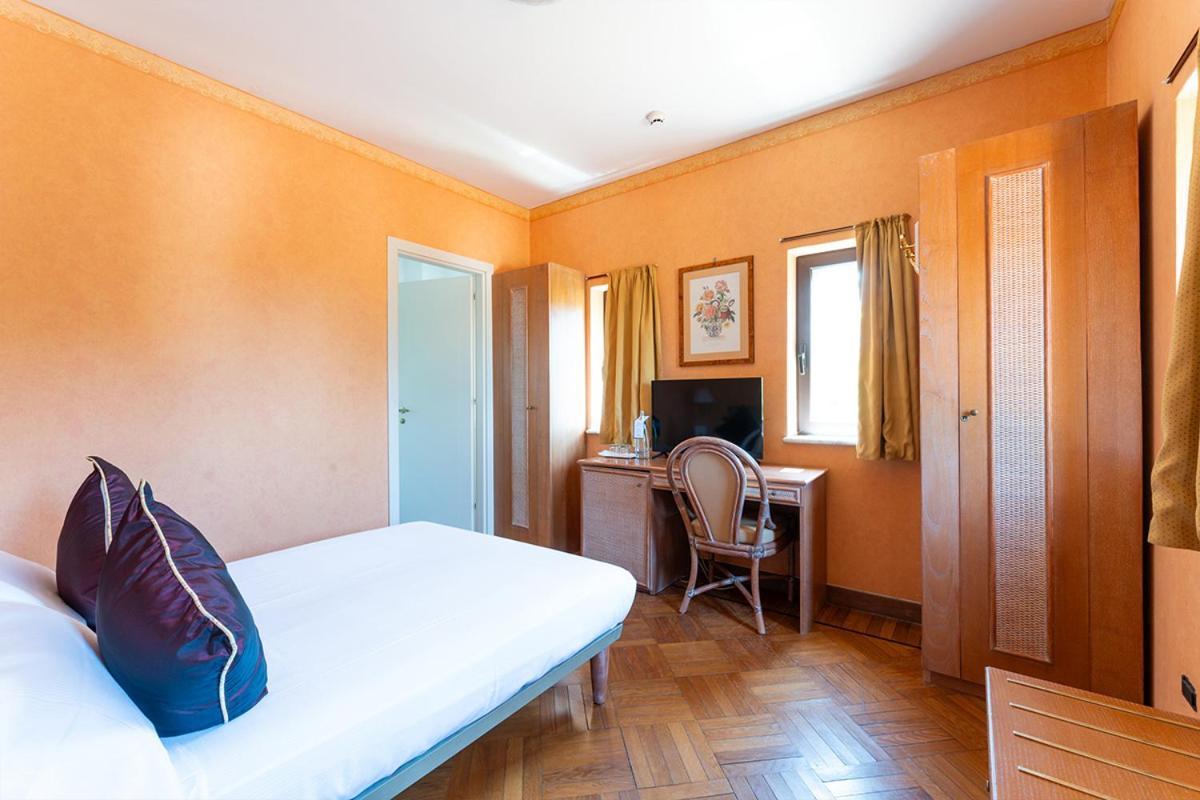 לידו די קאמאיורה Park Hotel Villa Ariston מראה חיצוני תמונה